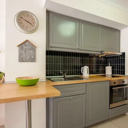 Cozy, Stylish And With Wonderful Views شقة *